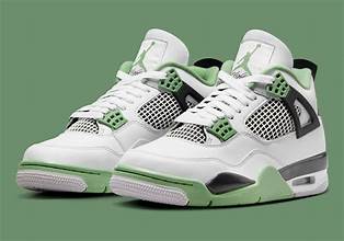 Air Jordan 4 Retro